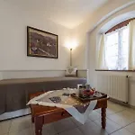 U Zámku 3*